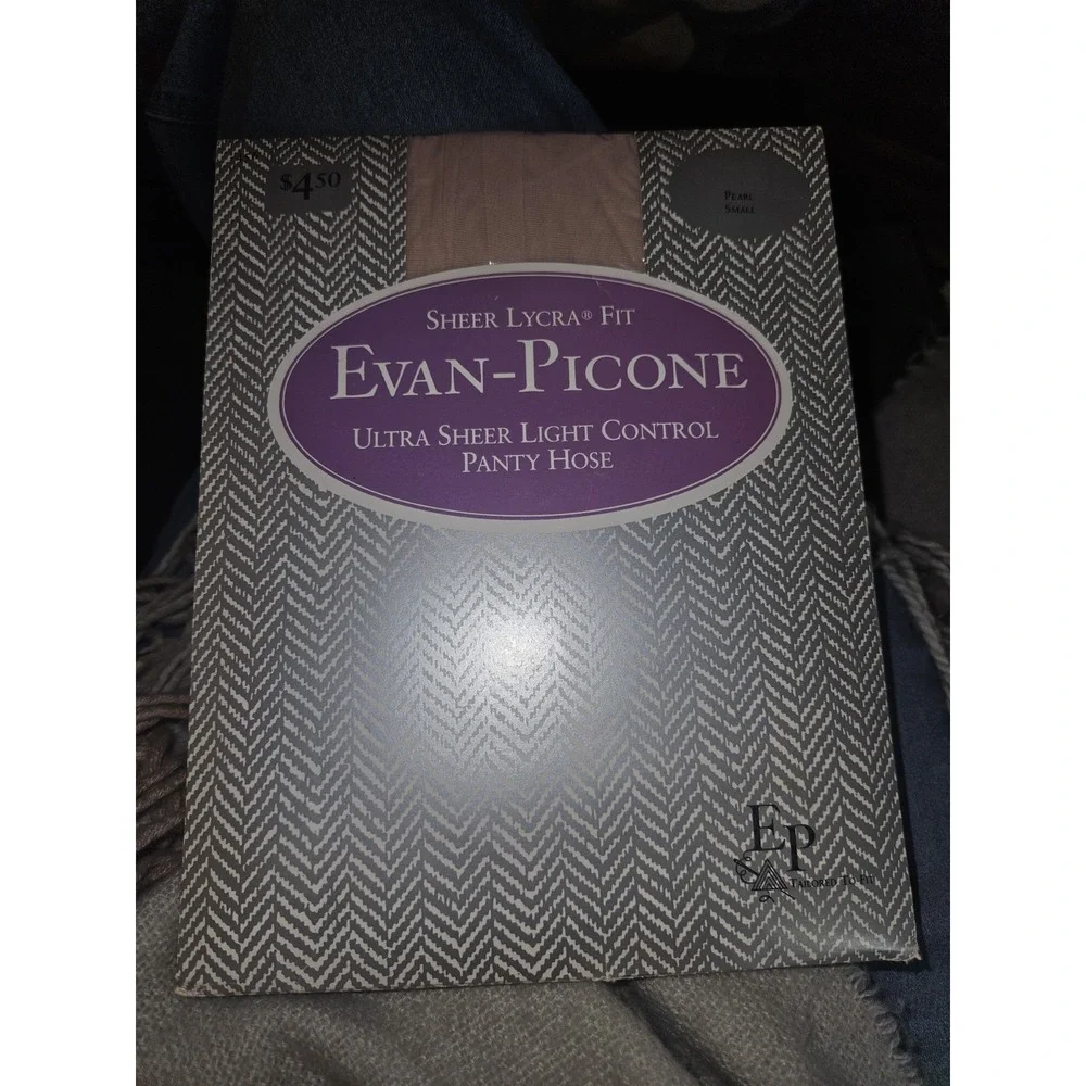 Evan-Picone Pearl Sheer Pantyhose ~ Size Small - Picture 1 of 3